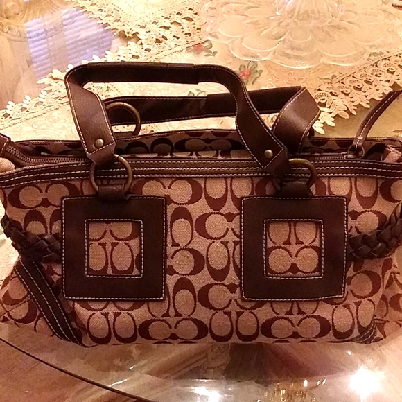 Coach - Picture 1 of 4